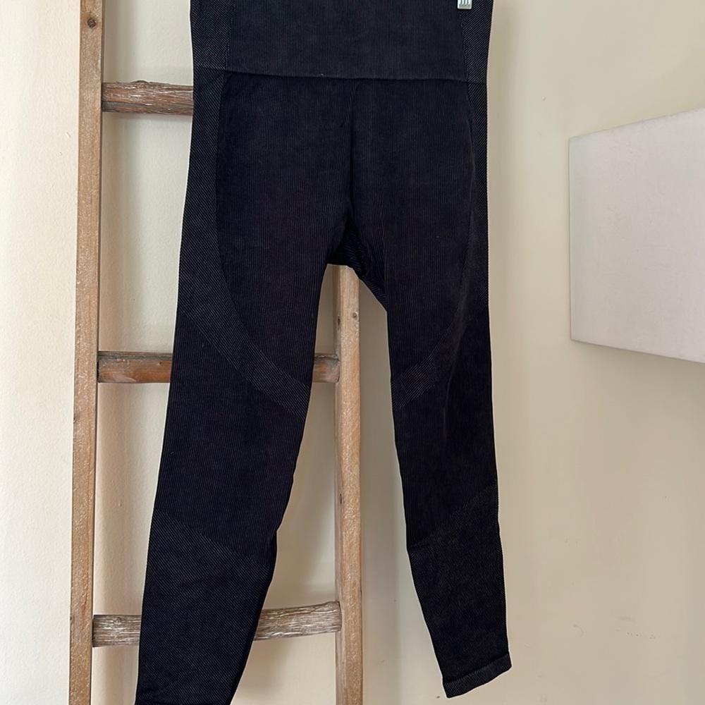 Navy blue ribbed workout pants